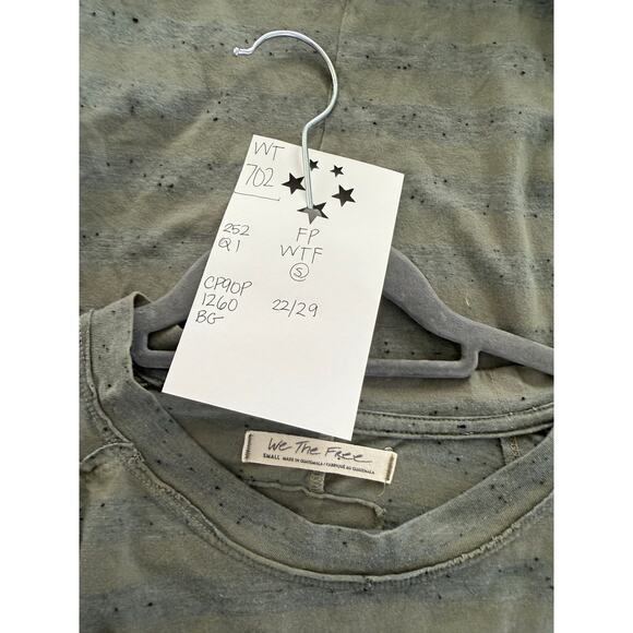 Free People We the Free Shirt Small Oversized Green Subtle Stripes Thumbholes - Picture 3 of 5